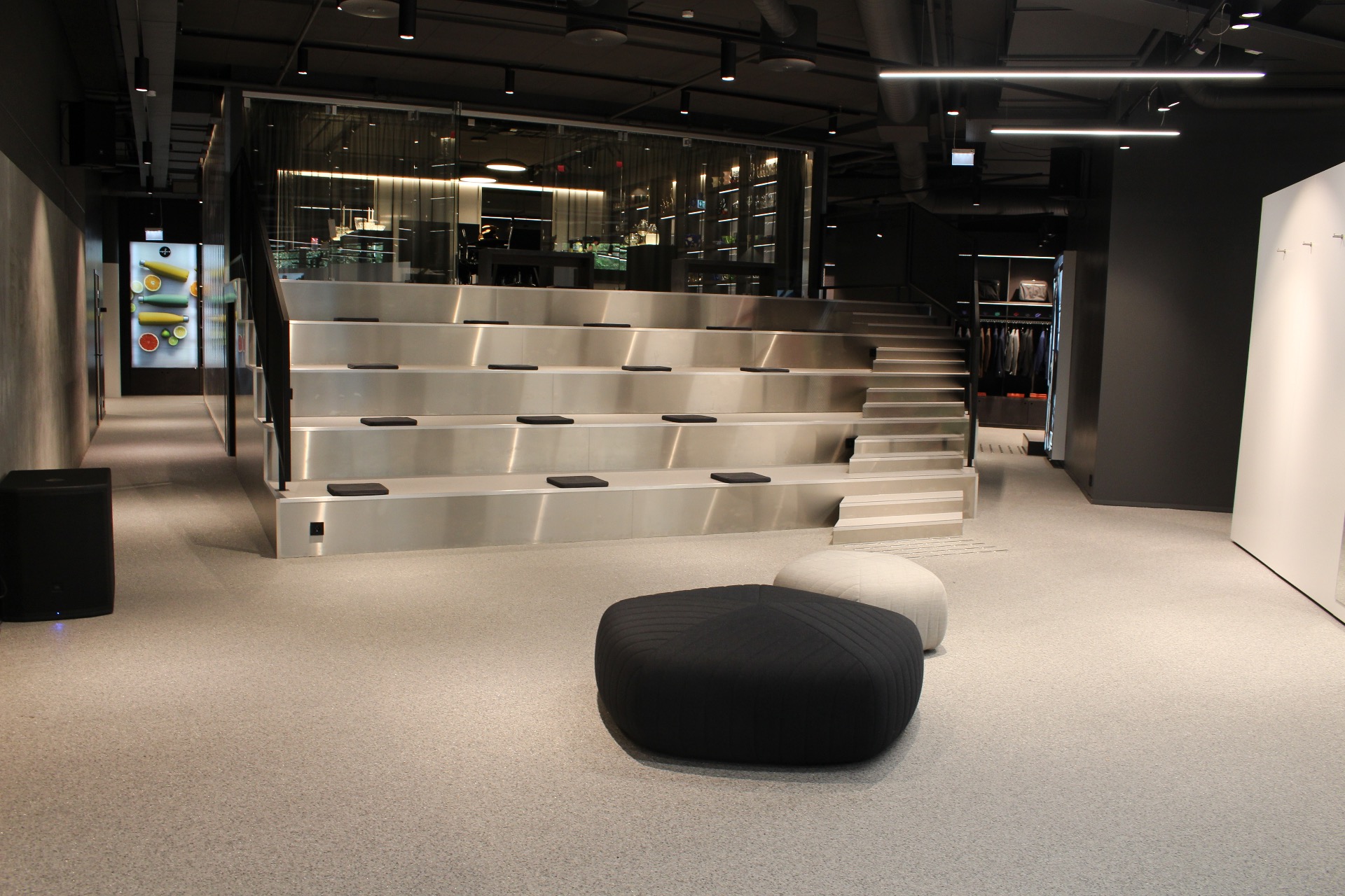 Steno terrazzo, New Wave showroom